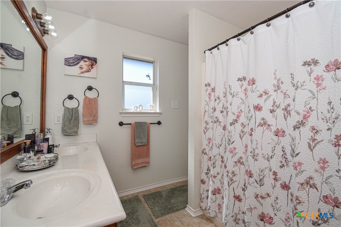 306 Viola Drive Property Photo 15