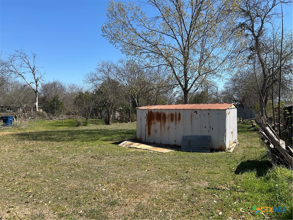 1865 Lee Street Property Photo 4
