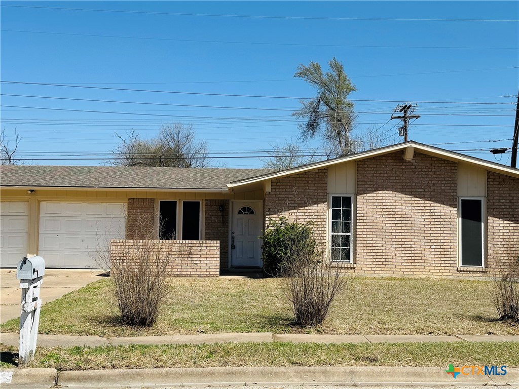 703 Skyline Avenue Property Photo 2