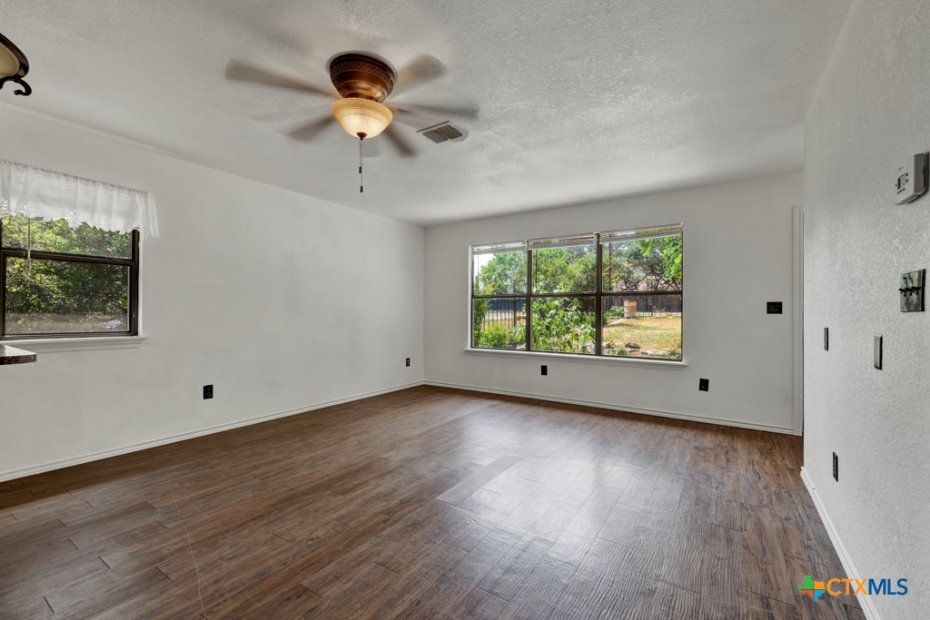 554 Ramblewood Drive Property Photo 6