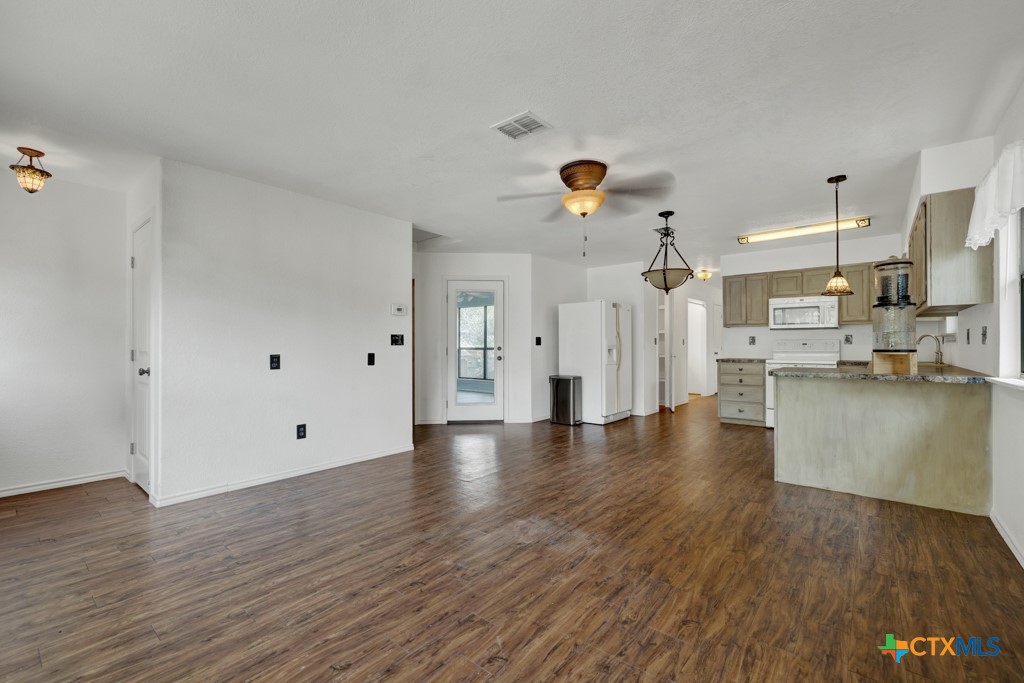 554 Ramblewood Drive Property Photo 7