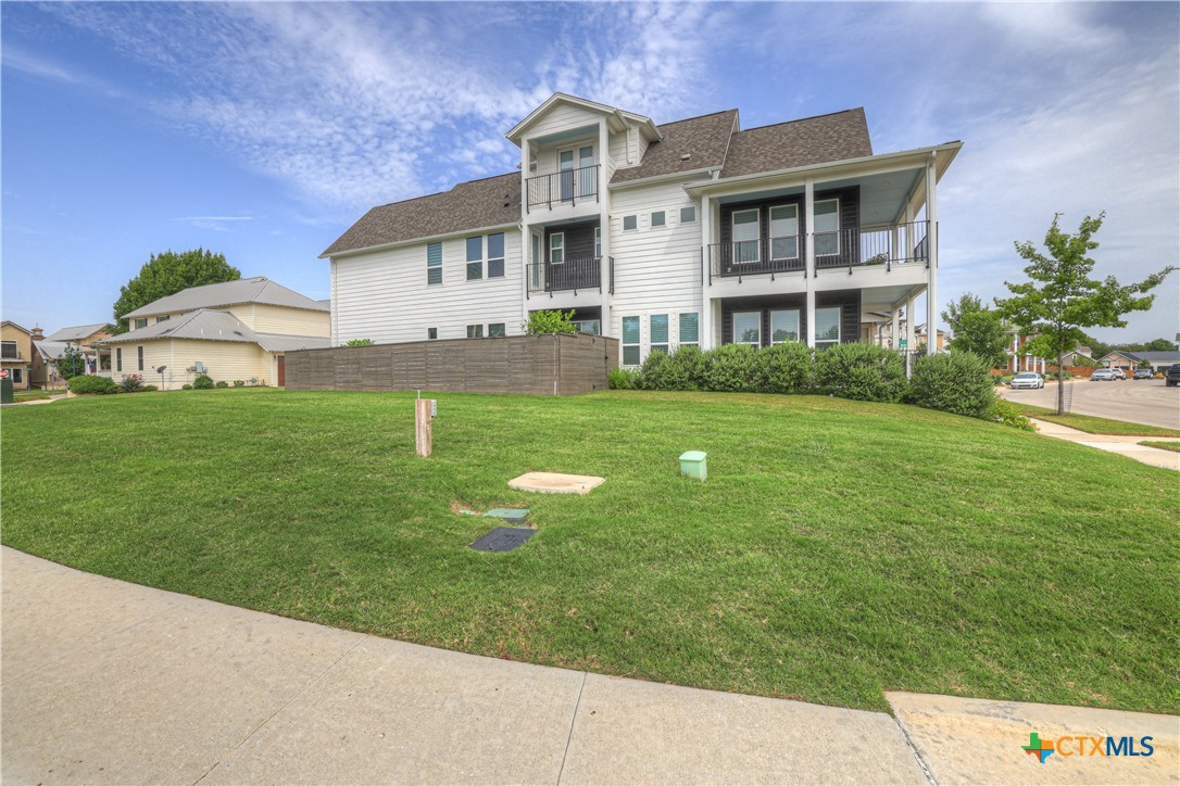 605 Creekside Common Property Photo 3