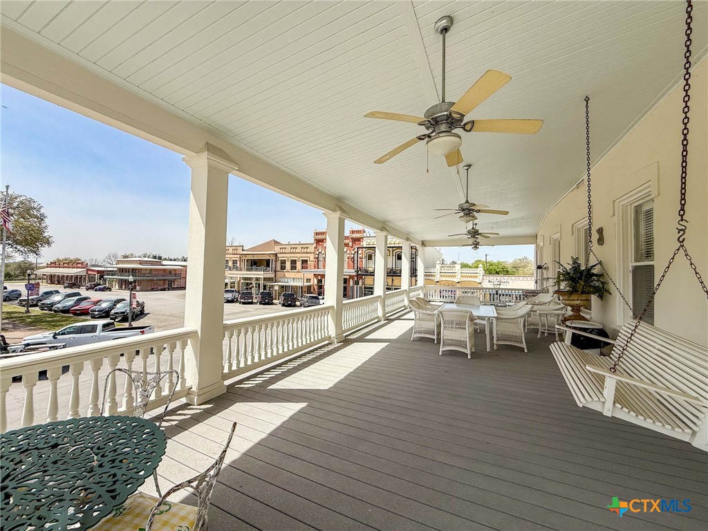 102-110 N Courthouse Square Property Photo 3