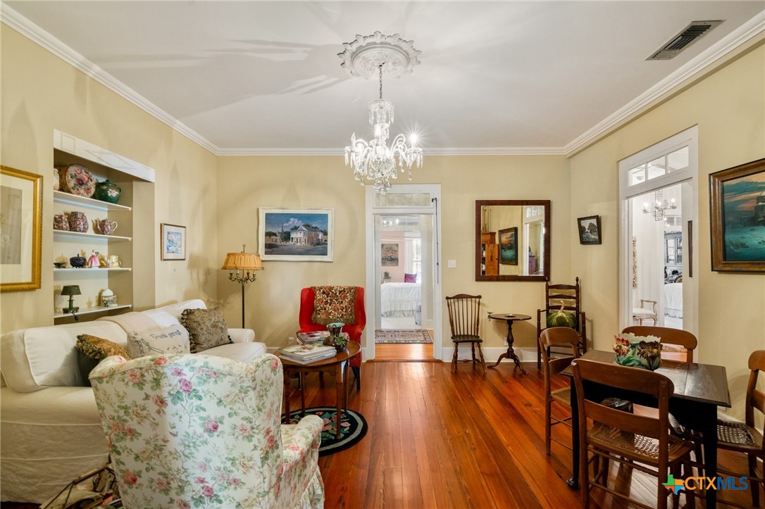 102-110 N Courthouse Square Property Photo 12