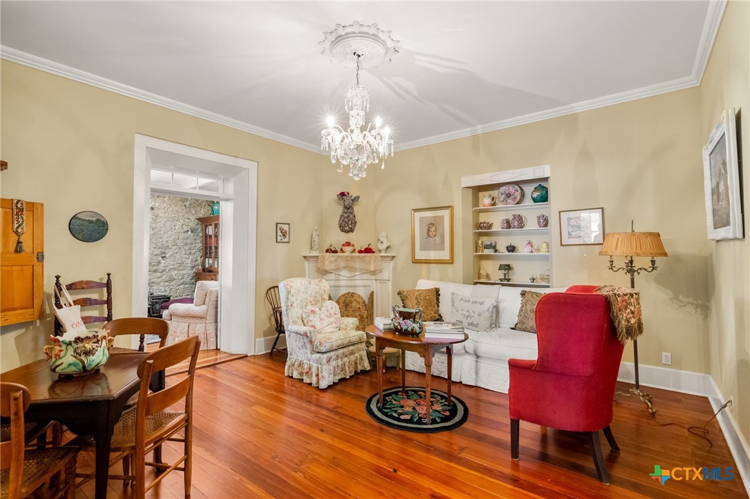 102-110 N Courthouse Square Property Photo 13