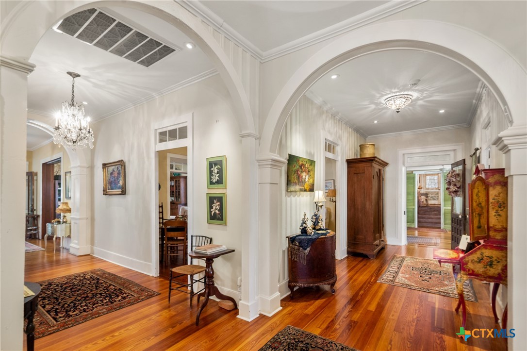 102-110 N Courthouse Square Property Photo 20