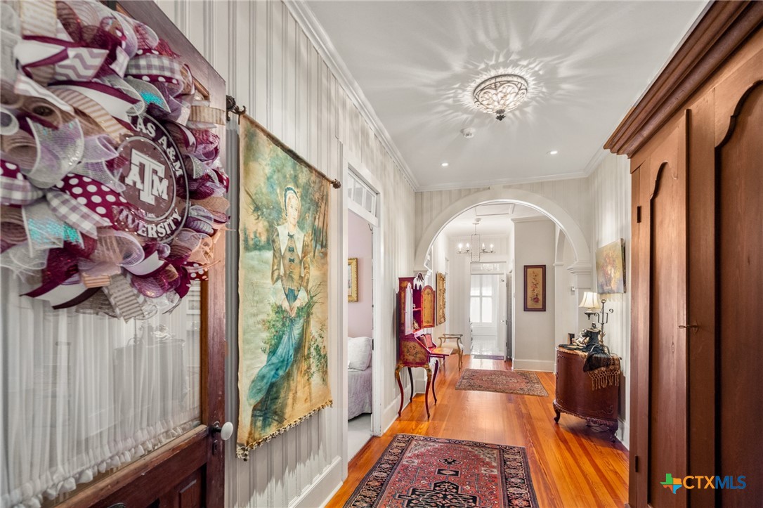 102-110 N Courthouse Square Property Photo 21