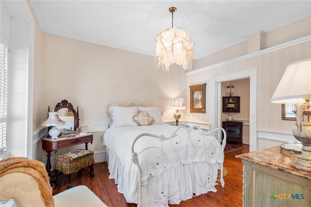 102-110 N Courthouse Square Property Photo 27