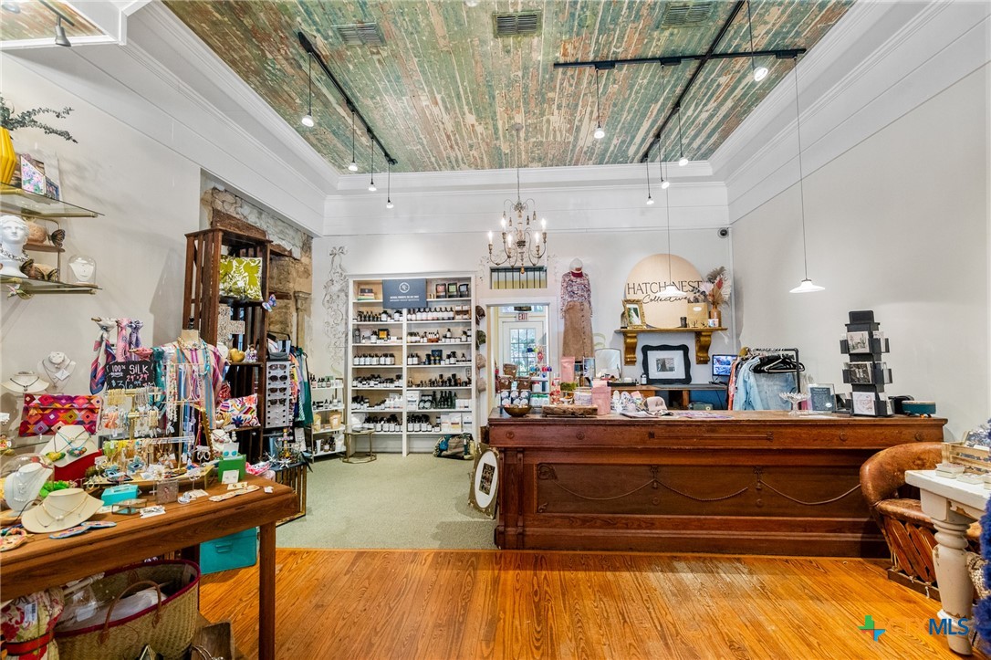 102-110 N Courthouse Square Property Photo 31