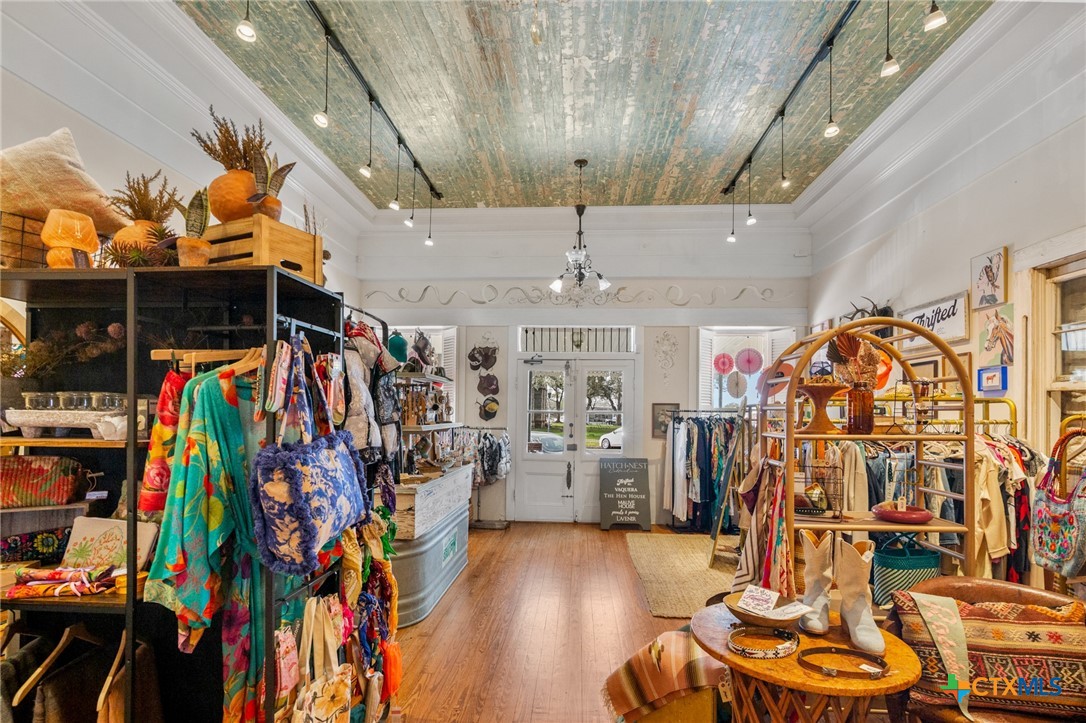 102-110 N Courthouse Square Property Photo 32