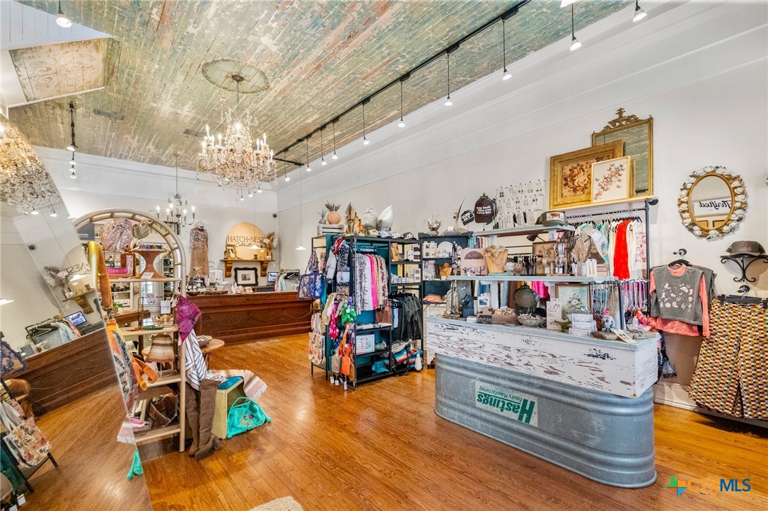 102-110 N Courthouse Square Property Photo 33