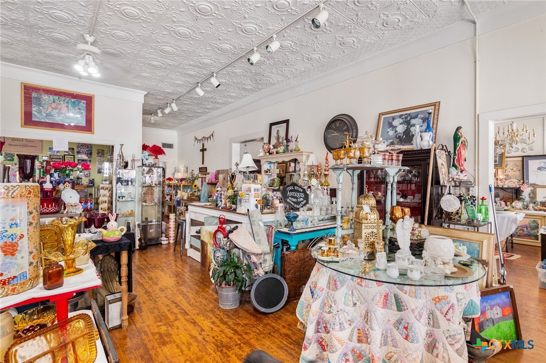 102-110 N Courthouse Square Property Photo 35