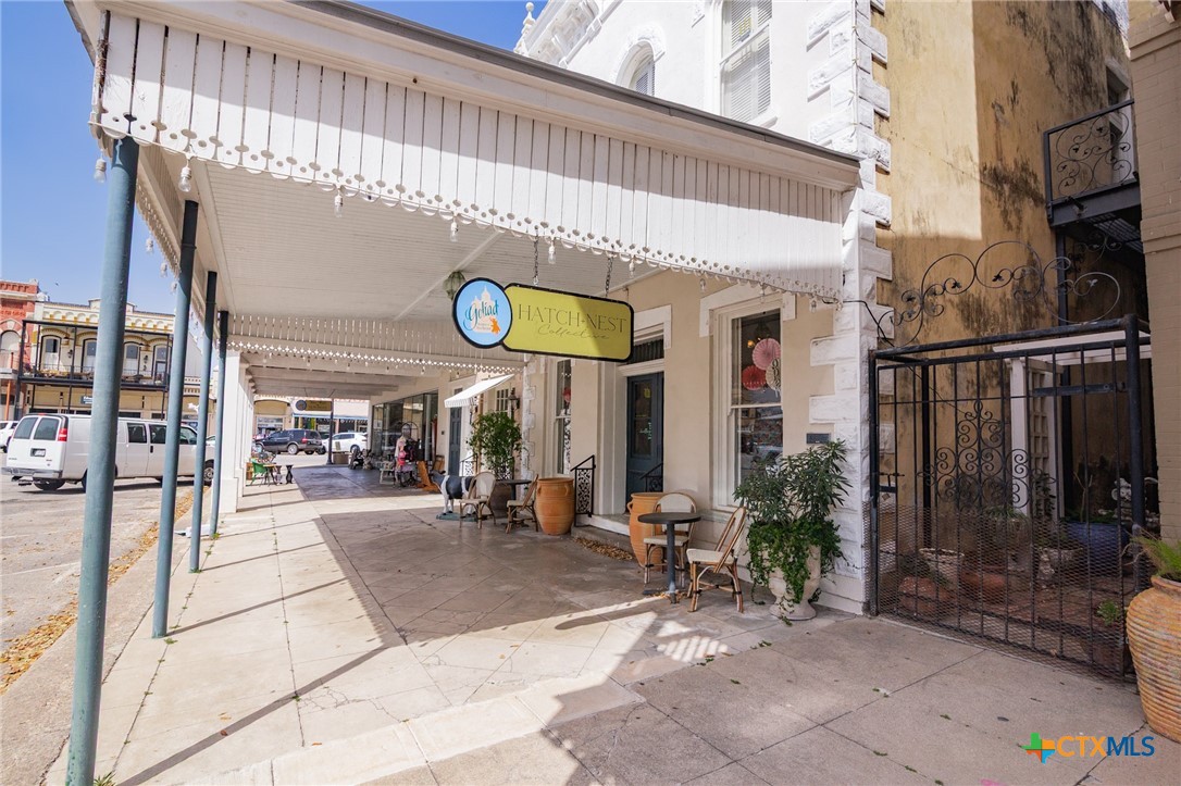 102-110 N Courthouse Square Property Photo 39