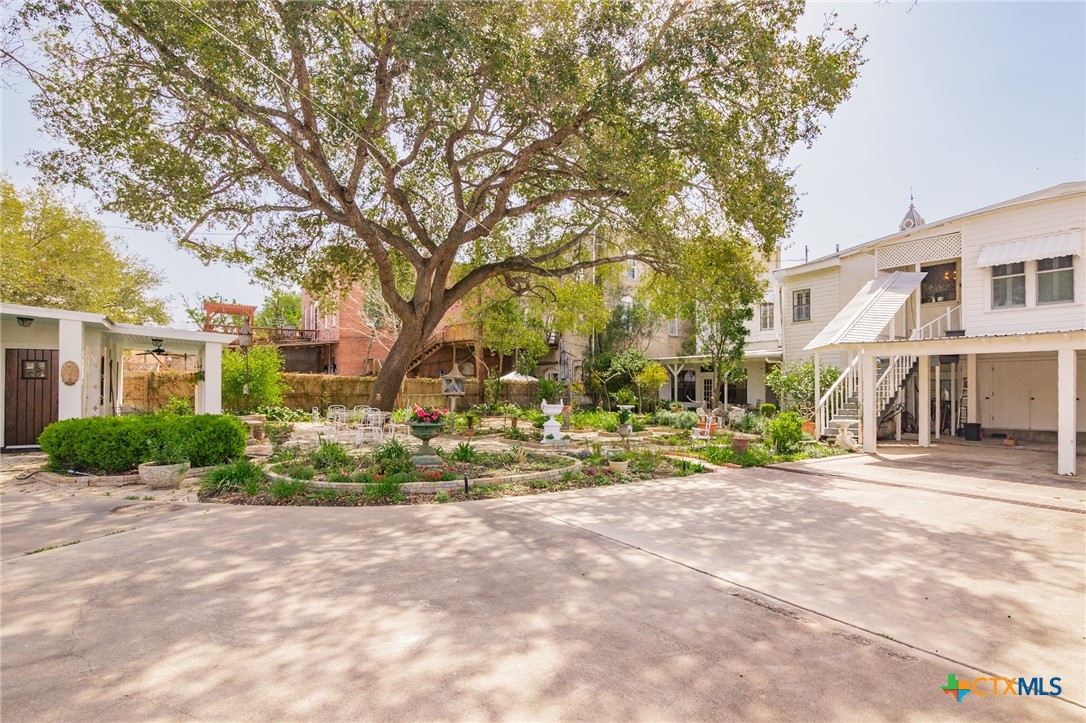 102-110 N Courthouse Square Property Photo 40