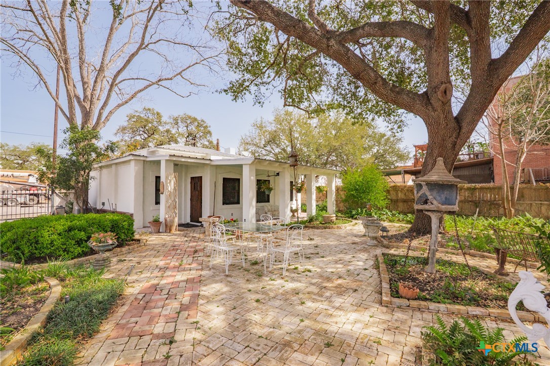 102-110 N Courthouse Square Property Photo 41