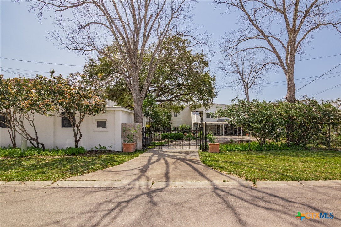 102-110 N Courthouse Square Property Photo 48