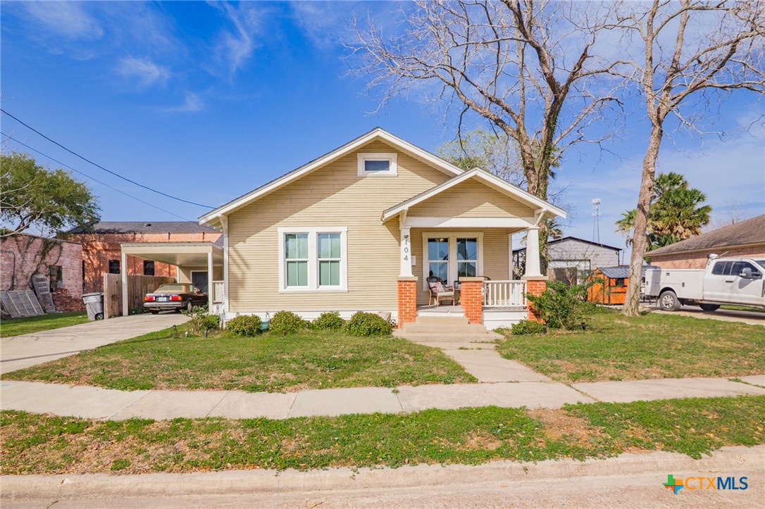 104 E Stayton Avenue Property Photo 1