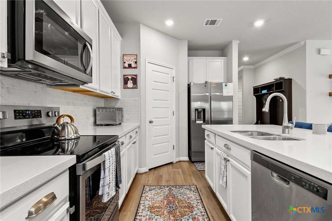 1260 Carl Glen Property Photo 7