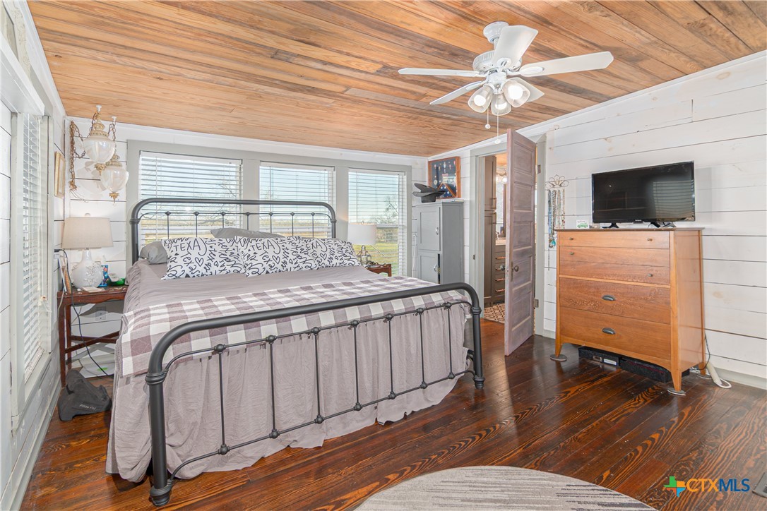 7150 Linne Road Property Photo 9