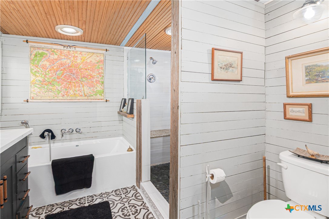 7150 Linne Road Property Photo 10