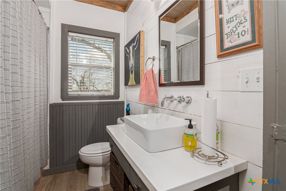 7150 Linne Road Property Photo 14