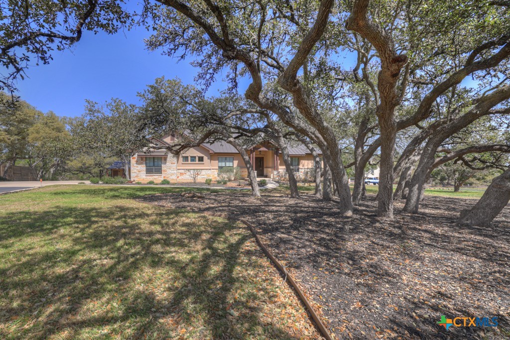 161 Shady Hollow Property Photo 2