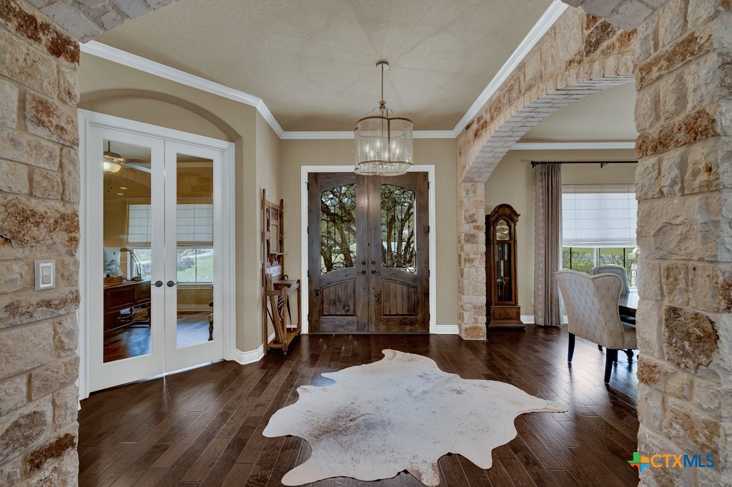 161 Shady Hollow Property Photo 3