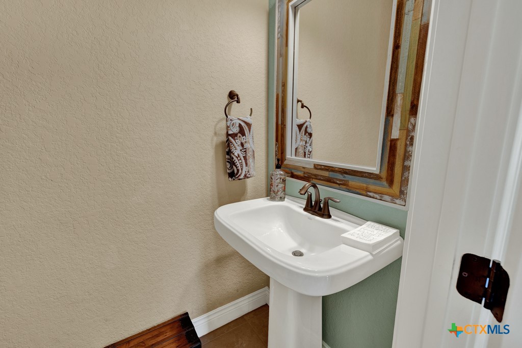 161 Shady Hollow Property Photo 23