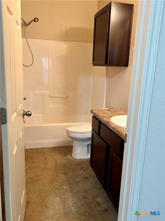 213 B Anne Louise Drive B Property Photo 4