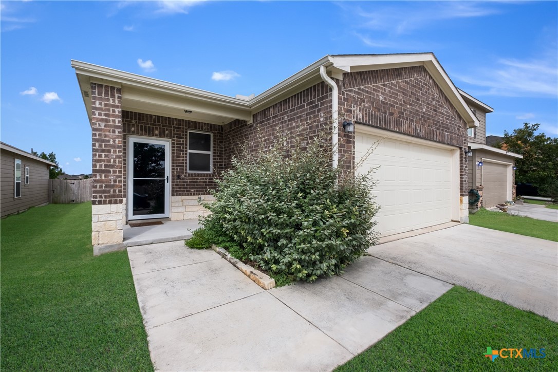 114 Texas Lantana Property Photo 2