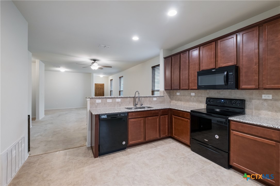 114 Texas Lantana Property Photo 12
