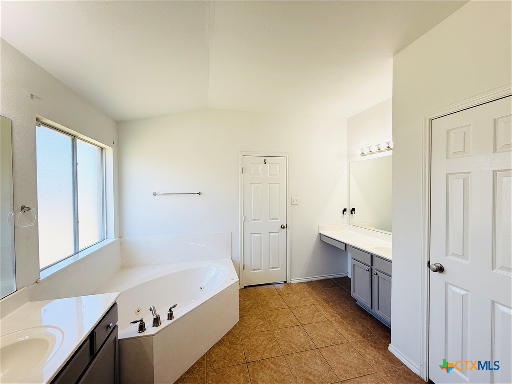 6201 Emilie Lane Property Photo 15