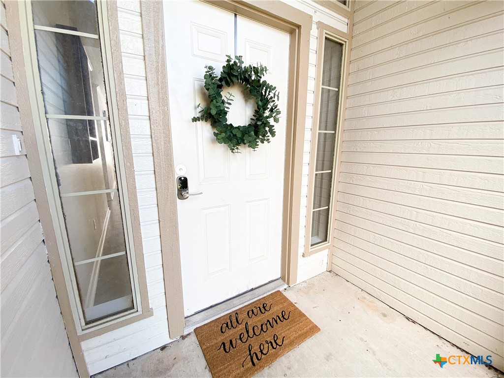 2703 Larkspur Drive Property Photo 3