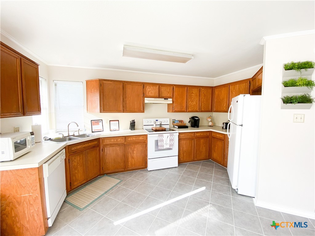 2703 Larkspur Drive Property Photo 8