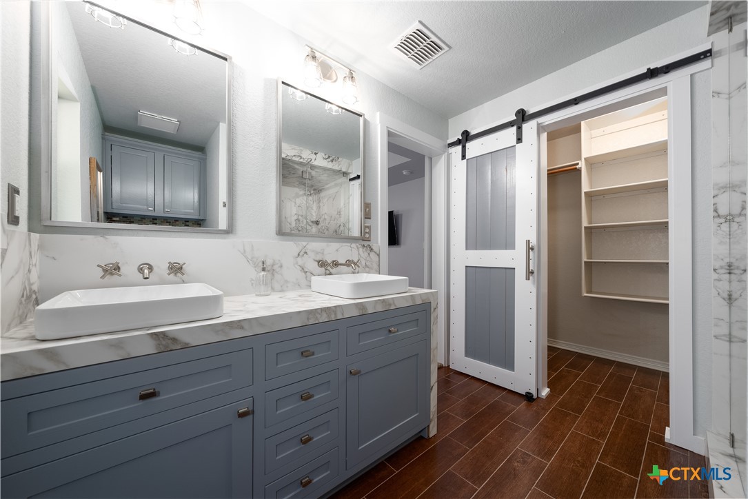 5410 Foxhill Road Property Photo 11