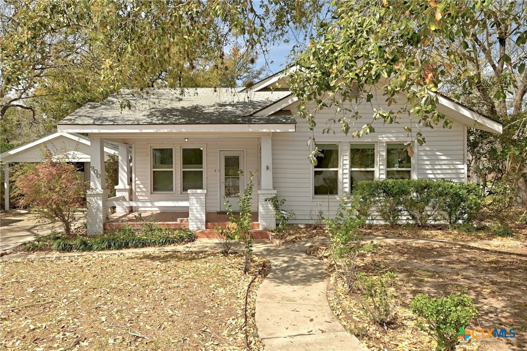 900 S Pecan Avenue Property Photo