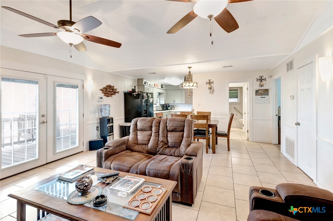 105 Copano Cove Road Property Photo 8