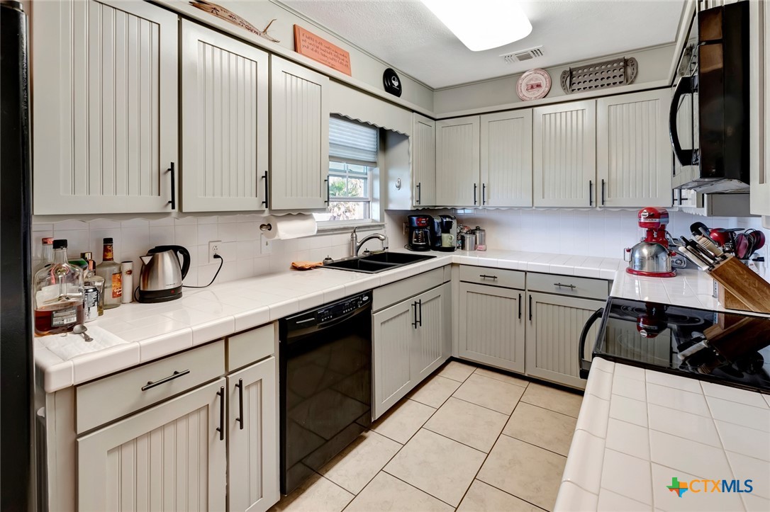 105 Copano Cove Road Property Photo 10