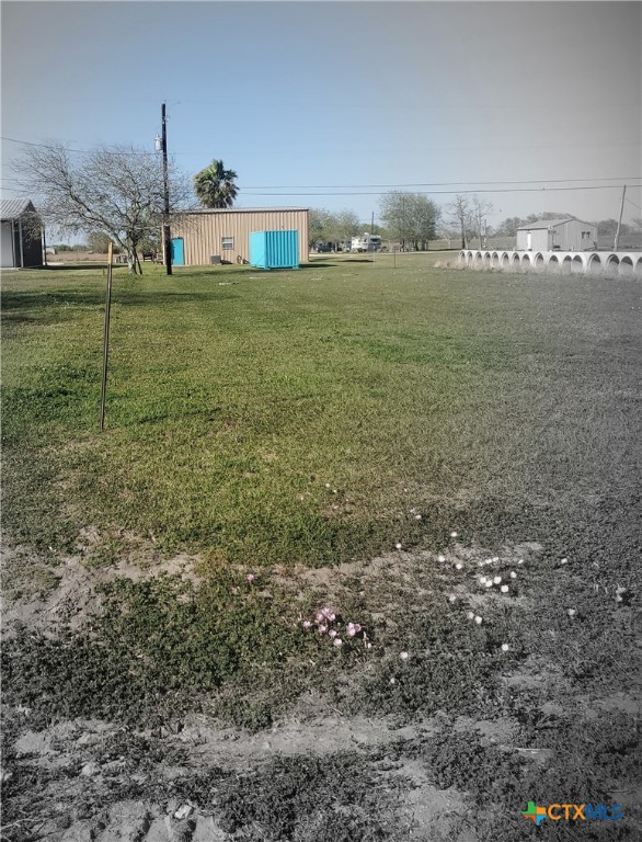 302 W Oakland Avenue Property Photo 4