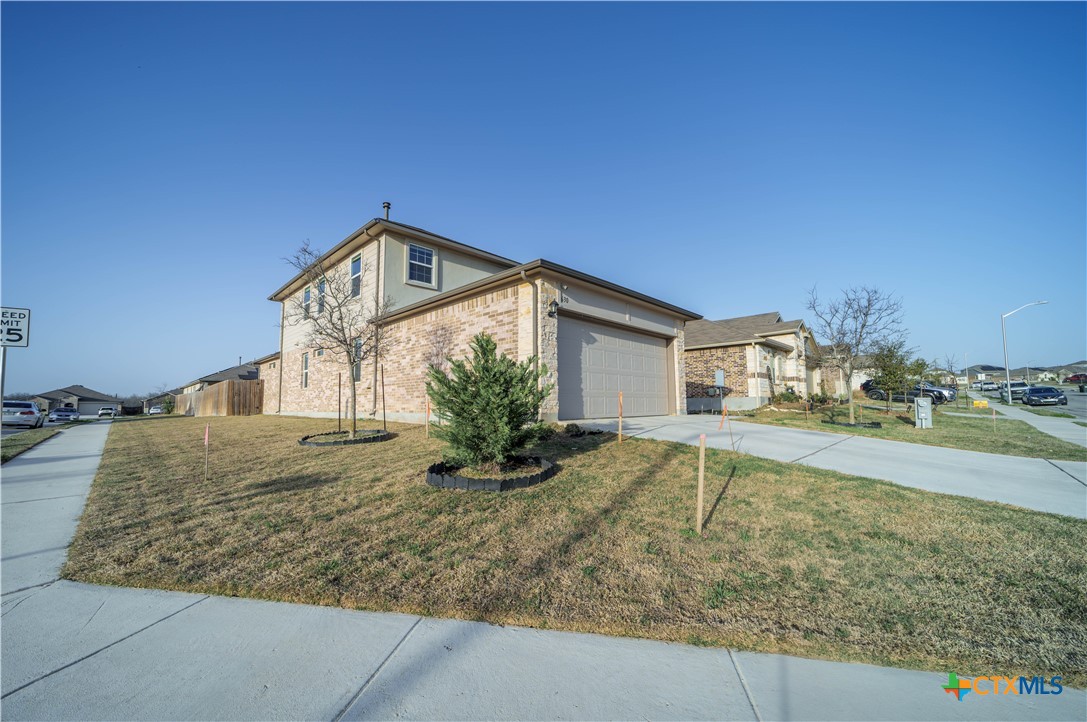 630 Golden Grove Parkway Property Photo 3