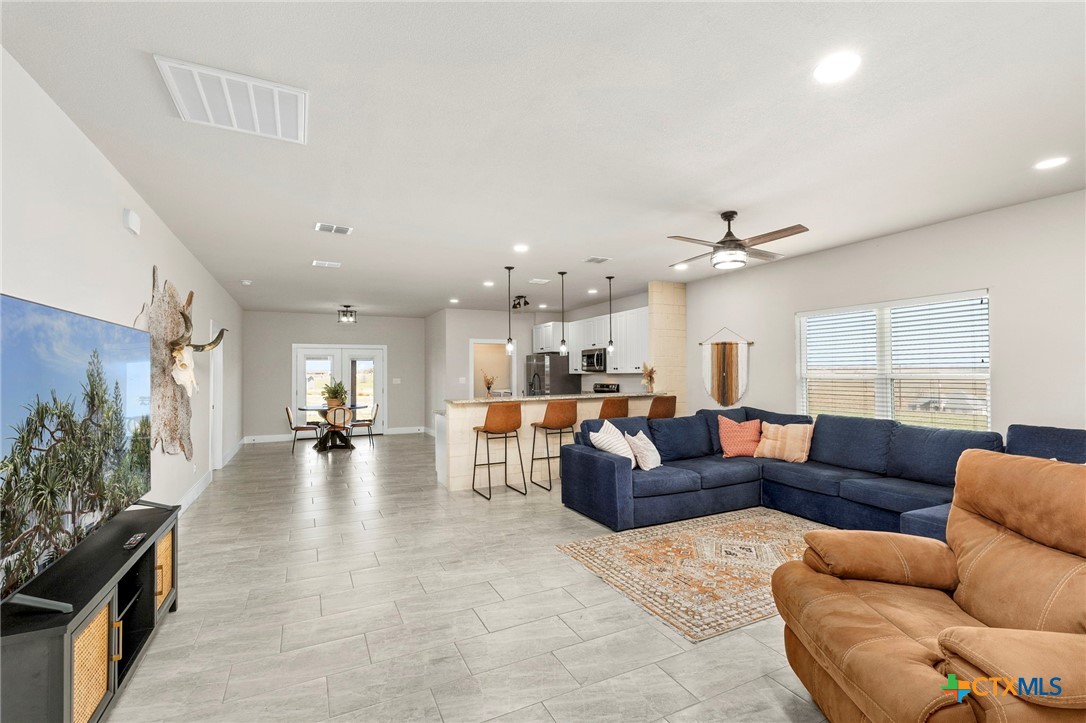 510 Lazy Oak Lane Property Photo 8