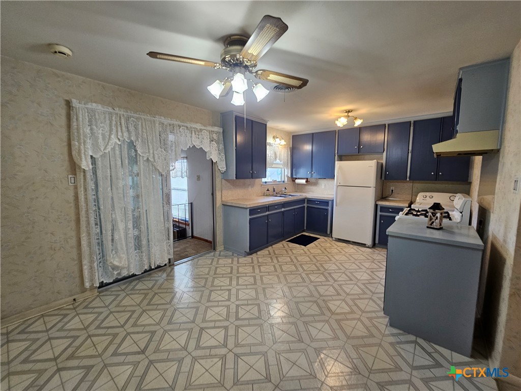 1305 Alta Mira Drive Property Photo 10