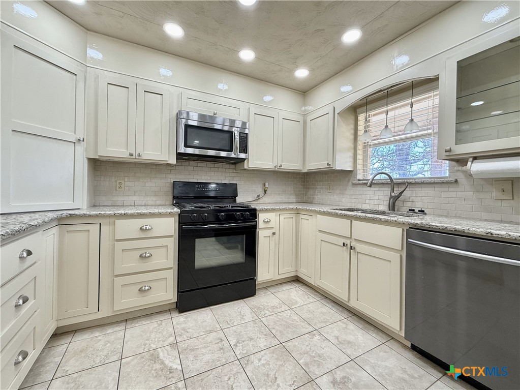 740 County Road 280 Property Photo 5