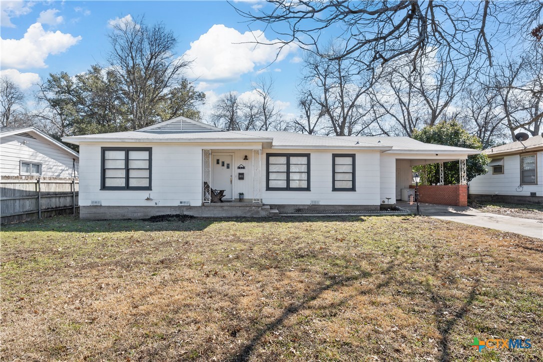1016 E Elm Street Property Photo