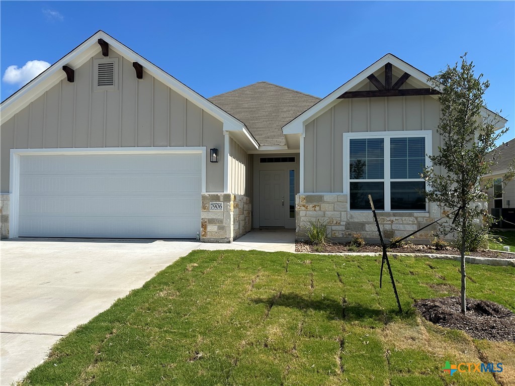 7906 Timber Hollow Lane Property Photo 1