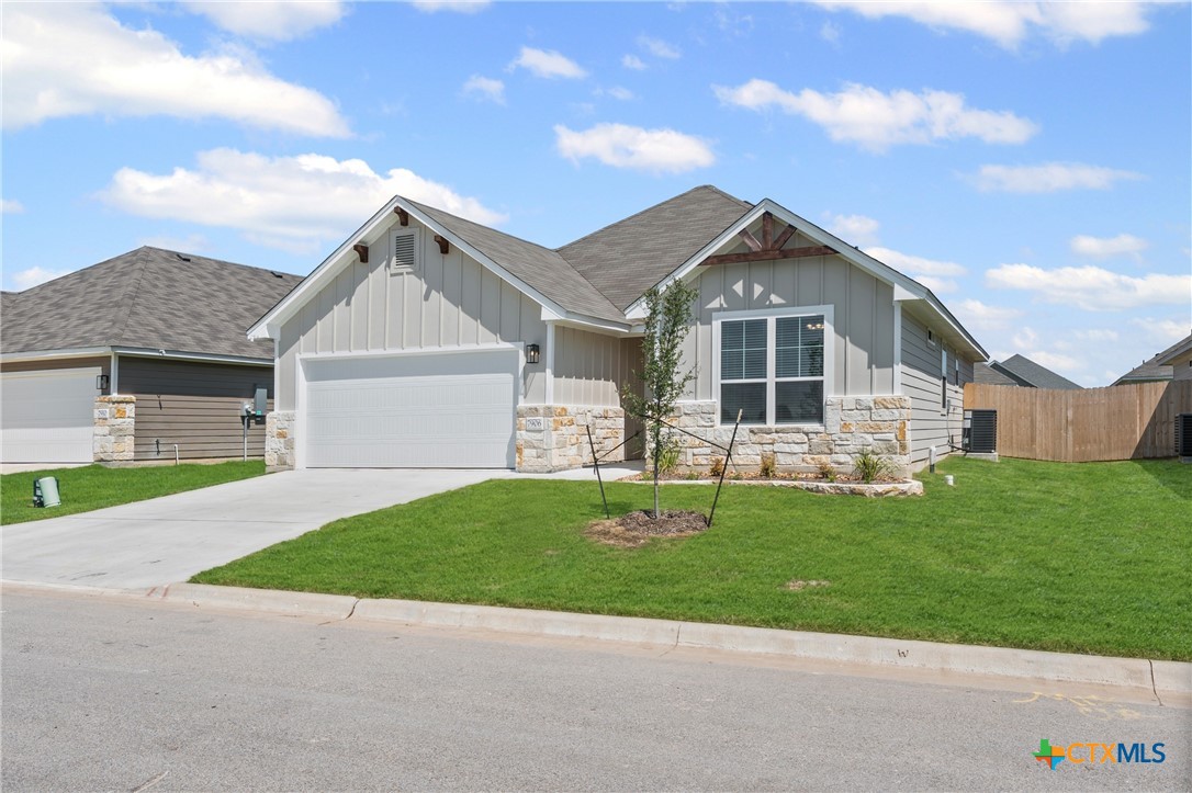 7906 Timber Hollow Lane Property Photo 3