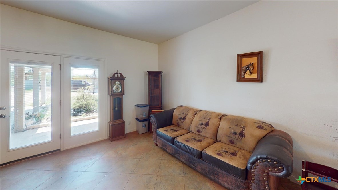 1204 Fm 2095 Property Photo 16
