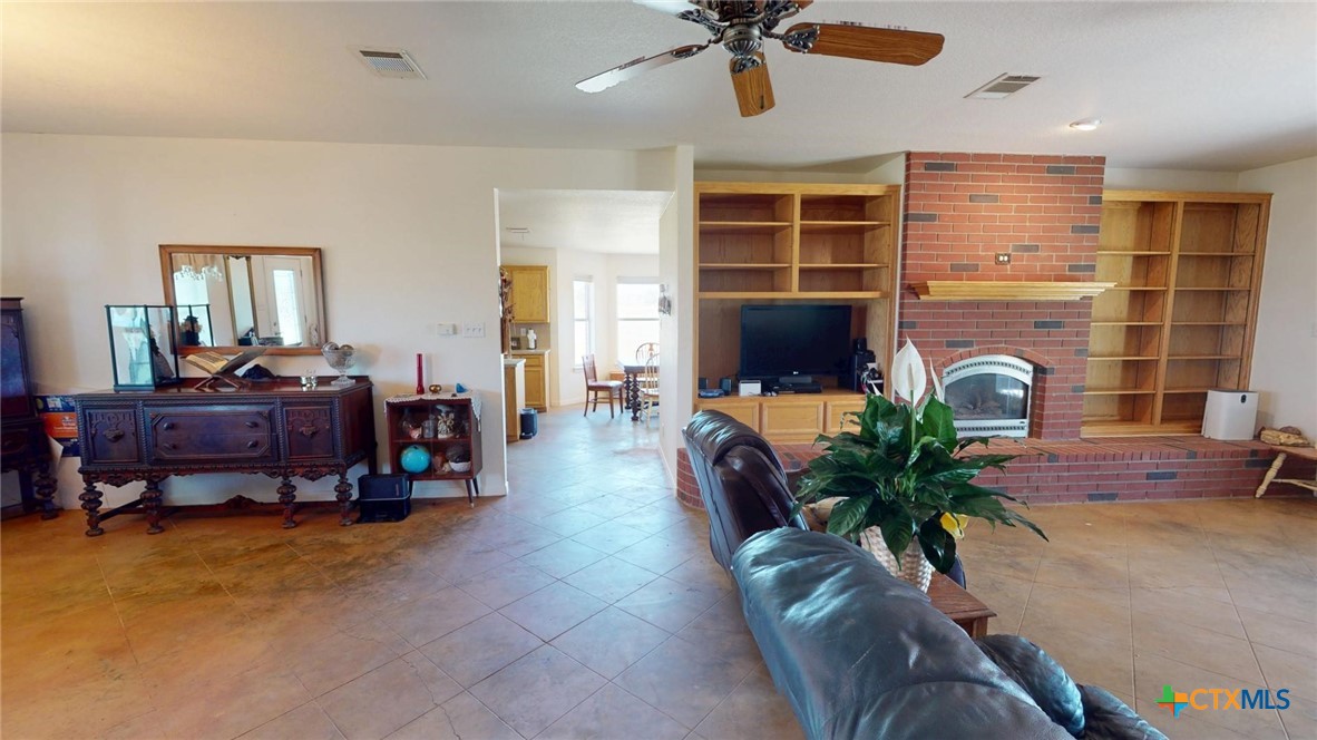 1204 Fm 2095 Property Photo 17