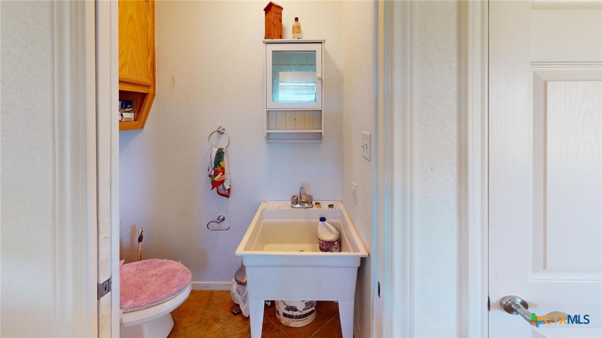 1204 Fm 2095 Property Photo 22
