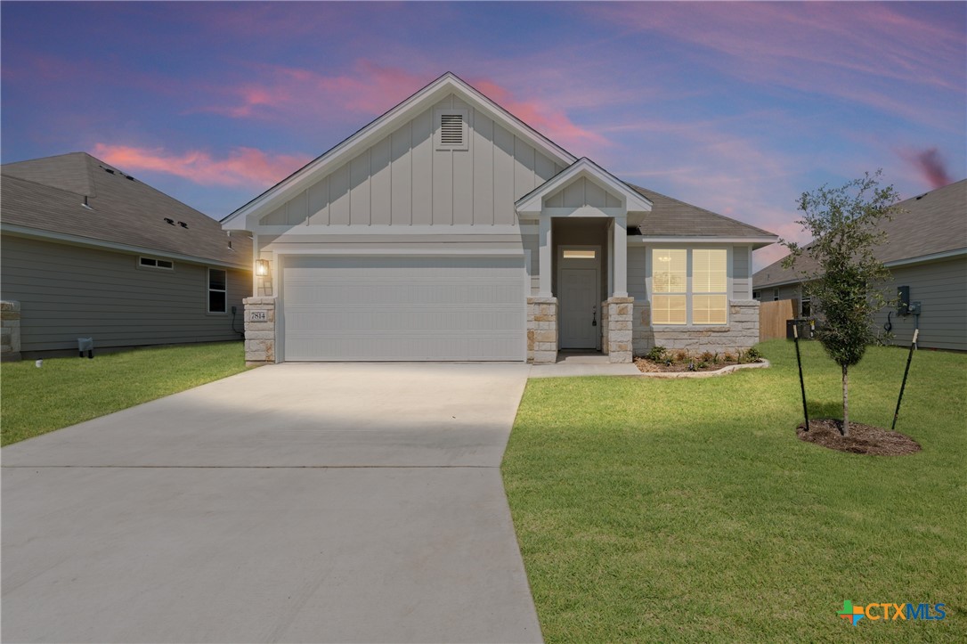 7814 Timber Hollow Lane Property Photo 1